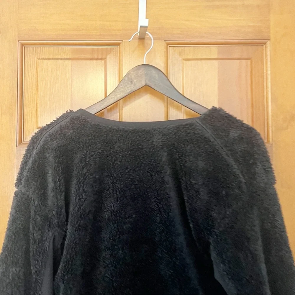 Nike Black Sherpa Training Wrap Jacket Top Womens Size Small‎ Black Long Sleeve